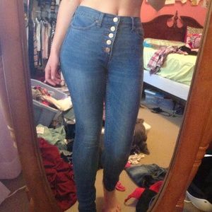 High waisted pants from Urban Outfitters! 😍