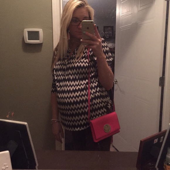 Kate spade crossbody. - Picture 2 of 4