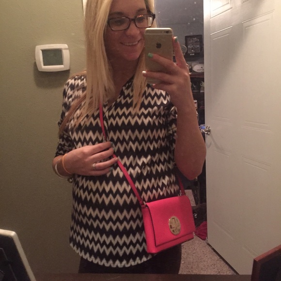 Kate spade crossbody. - Picture 3 of 4