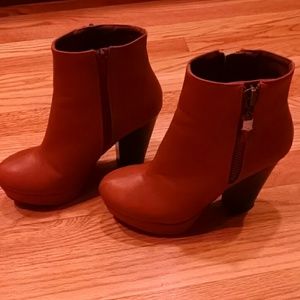 Bamboo heeled boots