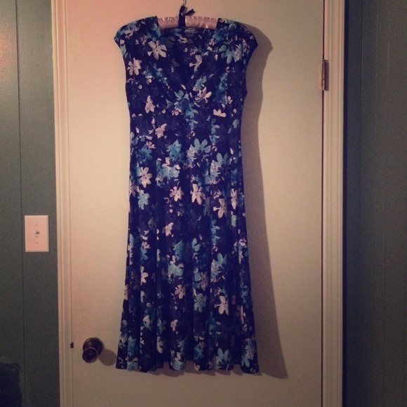 Chaps knee length dress