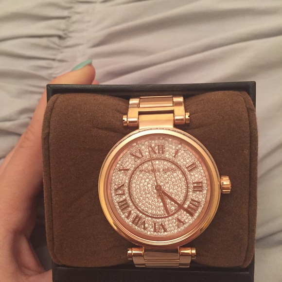 Women's rose gold Michael Kors watch. - Picture 1 of 4