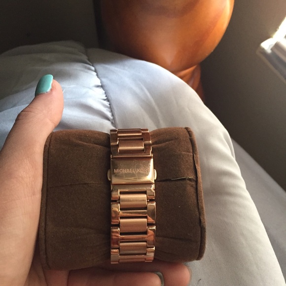 Women's rose gold Michael Kors watch. - Picture 2 of 4