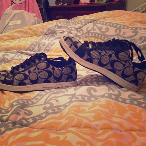 Coach size 6 tennis shoes :)