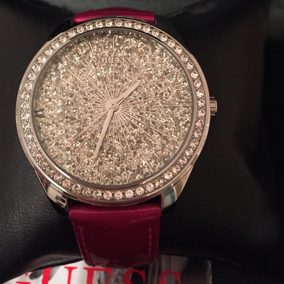 Women's Guess watch 💖 - Picture 2 of 4