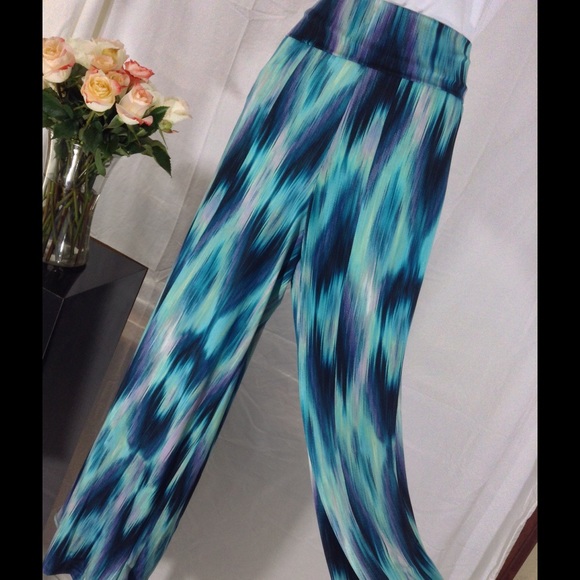 💜Beautiful Bouncy Fold Over Palazzo Pants💜 - Picture 3 of 4