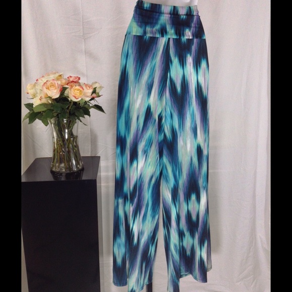 💜Beautiful Bouncy Fold Over Palazzo Pants💜 - Picture 4 of 4