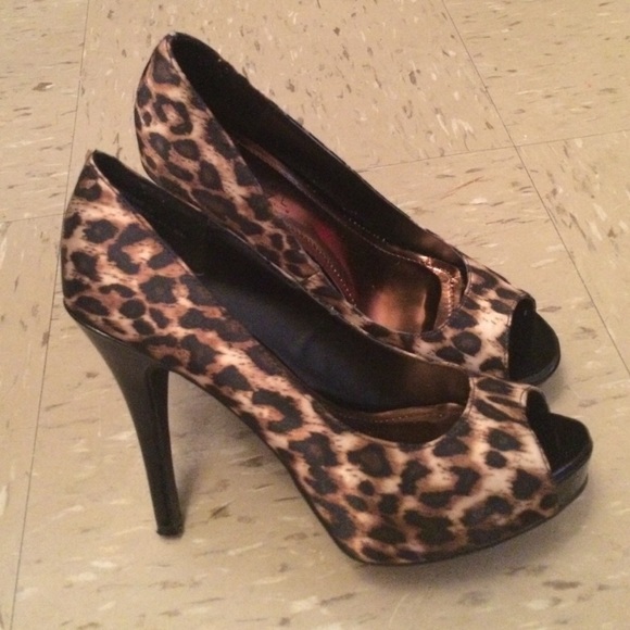 leopard heals