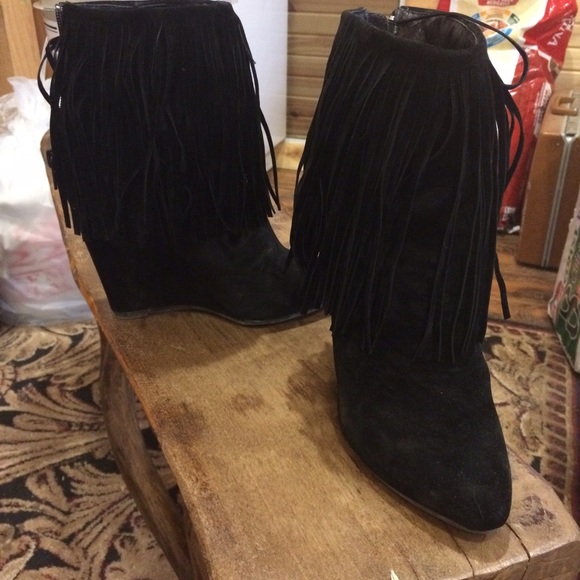 Black wedge fringe booties