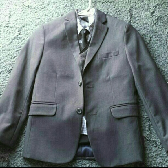 Boys 5 Piece Suit!