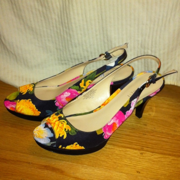 Floral heels - Picture 1 of 2