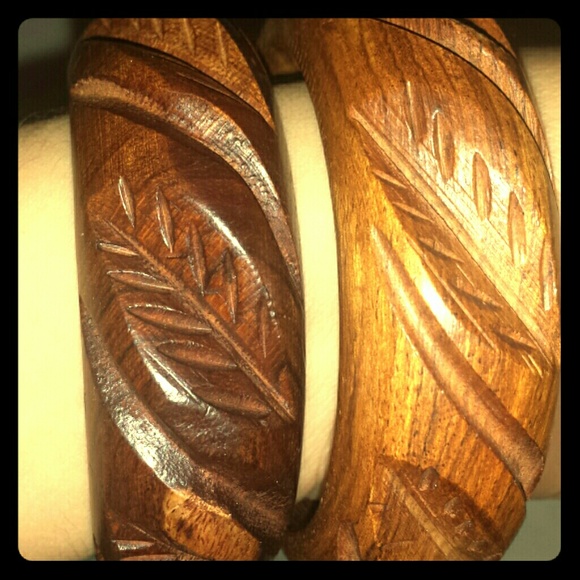 Wooden bracelet bangles