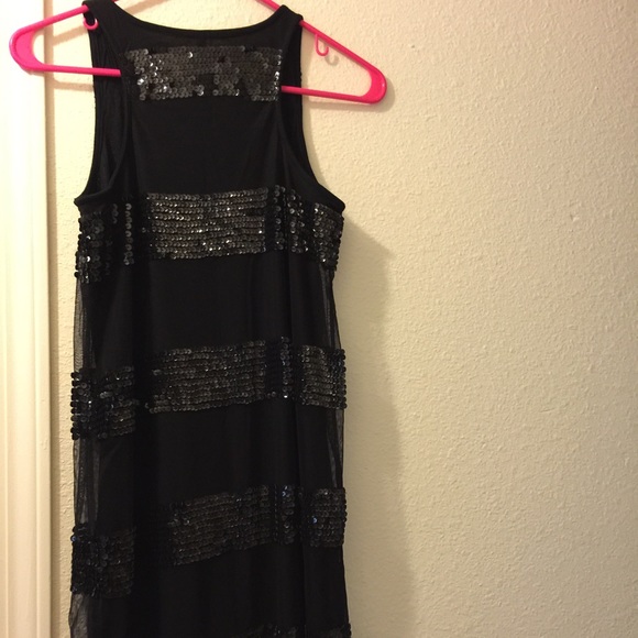 Black sequined part dress - Picture 3 of 3