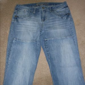 Delia's junior long jeans in excellent condition