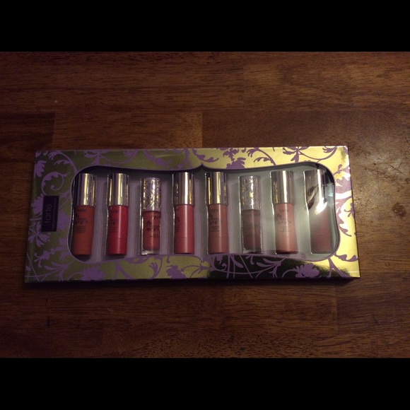 Tarte Kiss & Bell Deluxe LipSurgence set⛔️Sold⛔️