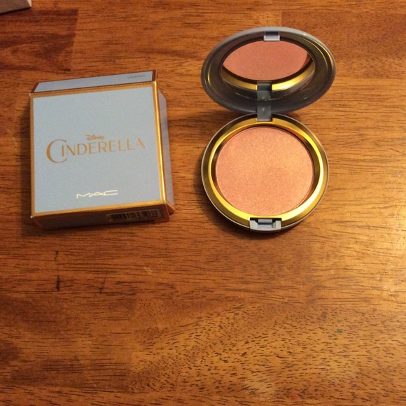 MAC Disney Cinderella Coupe D' Chic BNIB⛔️SOLD⛔️