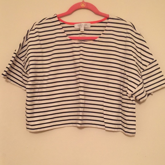 Olive & Oak stripped crop top. Size Large - Picture 4 of 4