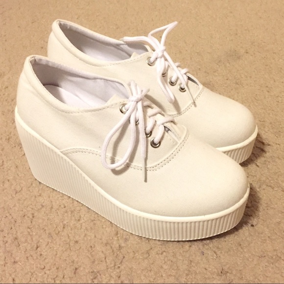 💮NWOT!!! High Wedge Fashion Sneaker