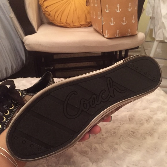 Tan and brown Coach shoes. - Picture 4 of 4