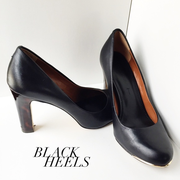 Banana Republic Black Pumps