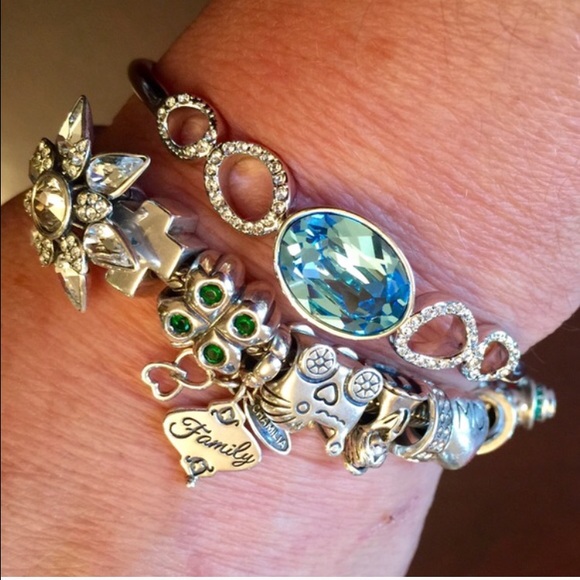 Swarovski Jewelry - 🎉HOST PICK🎉 Swarovski crystal bangle bracelet