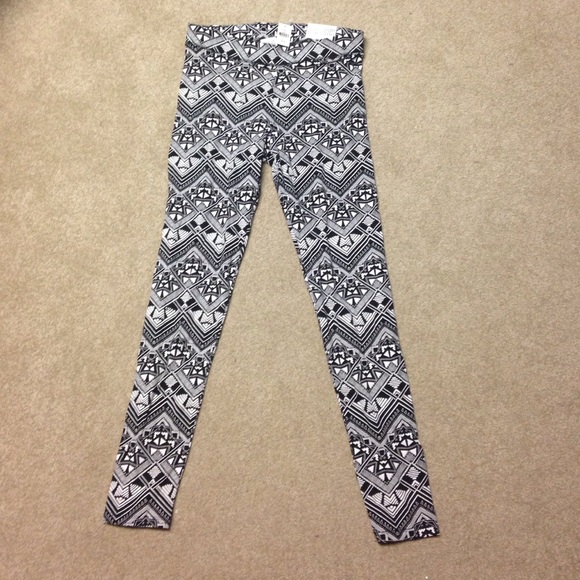 PINK Victoria's Secret Pants - Tribal Print PINK leggings