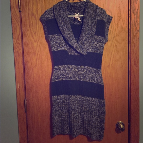 Short-sleeved Sweater Dress