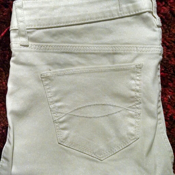 Abercrombie and fitch white skinny jeans
