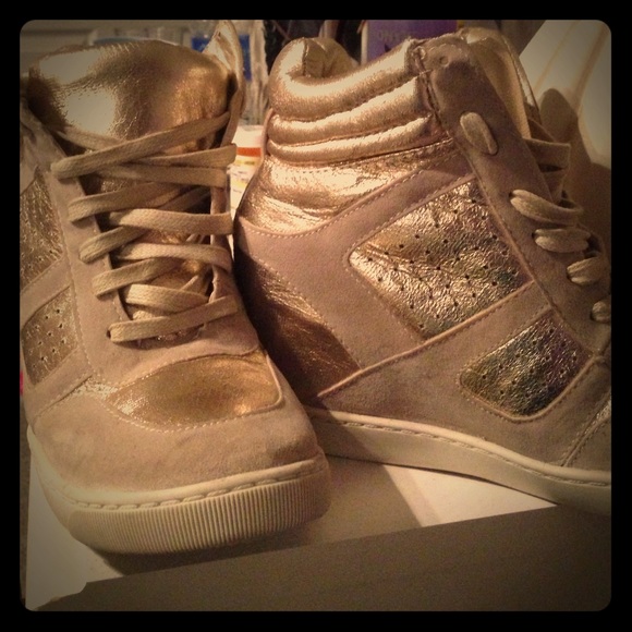 Wedge Shoes.