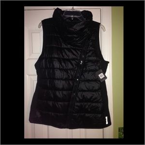 Reebok black puffy vest