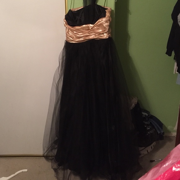 Formal dress (black & gold)