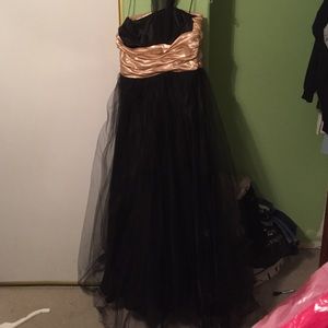 Formal dress (black & gold)