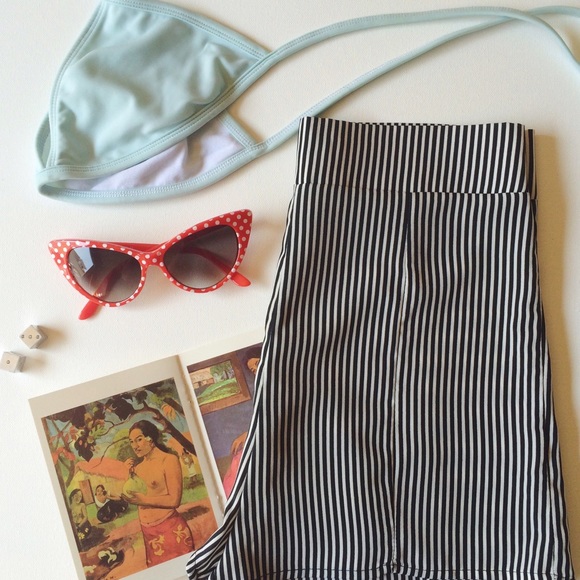 High waised striped shorts. Adorable!