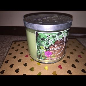 Bath an body wrks candle