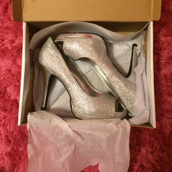 Sparkly Silver Heels - Picture 1 of 1