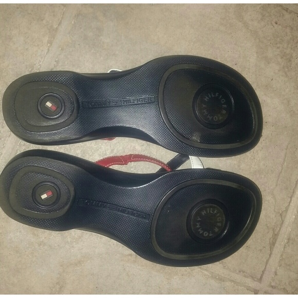 Tommy Slides - Picture 3 of 3