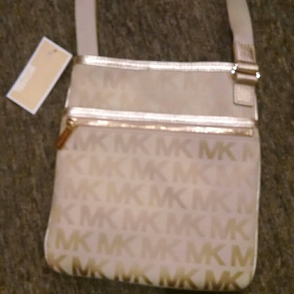 SOLD ON VINTED! - Picture 1 of 4