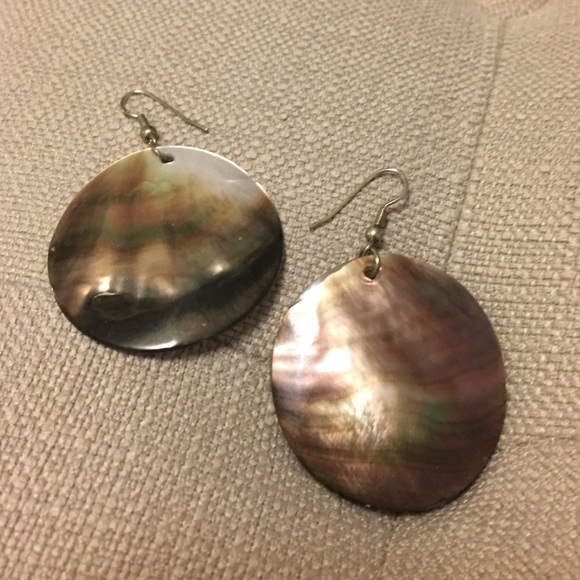 Forever 21 Jewelry - Shell dangle earrings