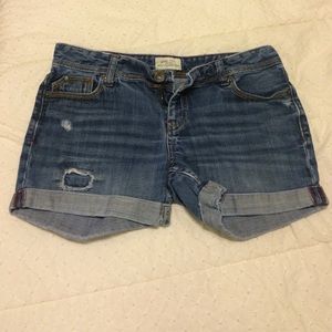 Cuffed denim shorts