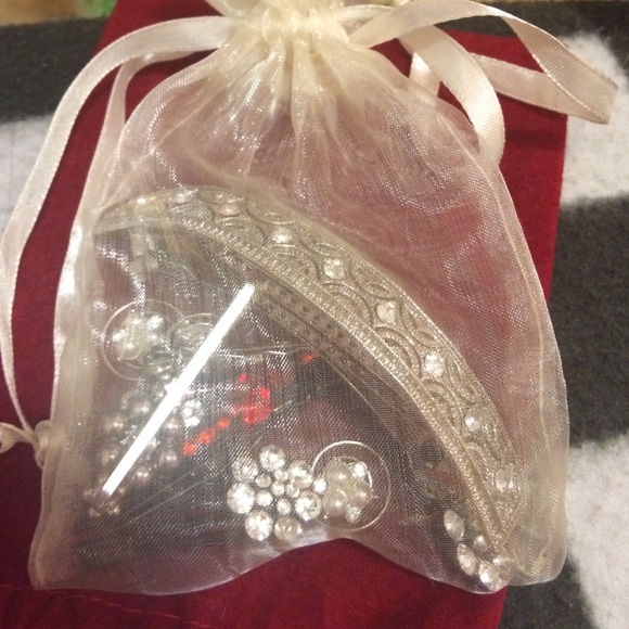 13 Piece Hair Accessory Bundle - Picture 2 of 2