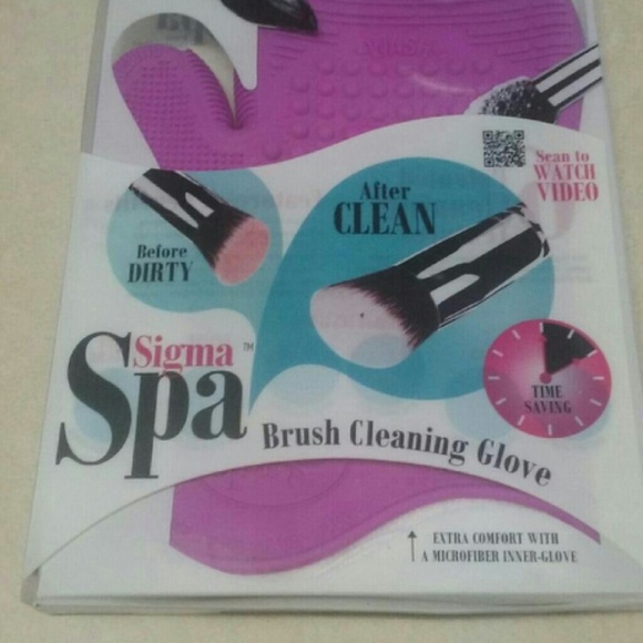 Sigma Spa Brush Cleaning Glove