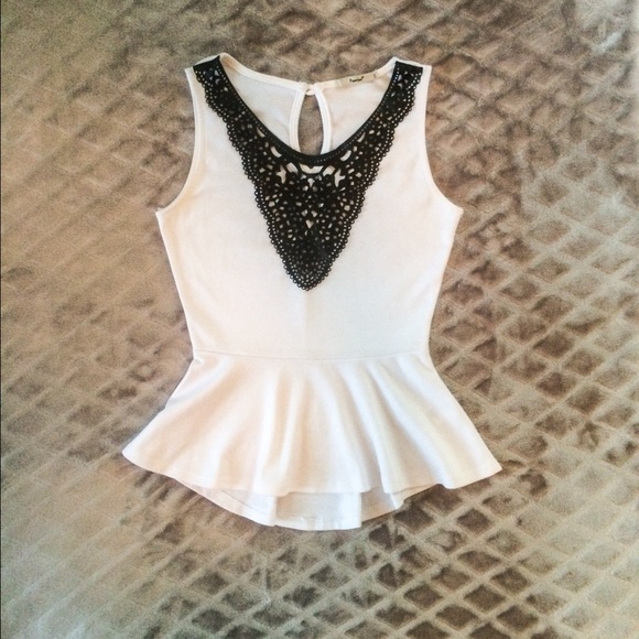 Papaya Fit & Flare White/Black top