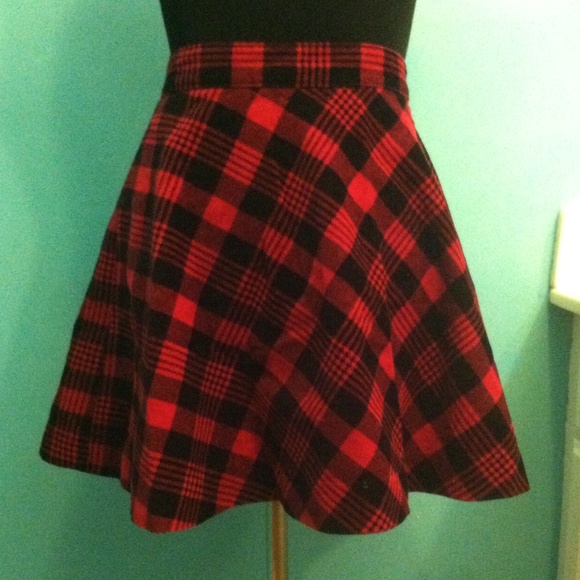 plaid skater skirt