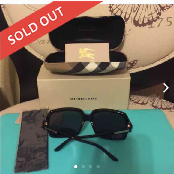 🚫SOLD🚫Burberry glasses brand new