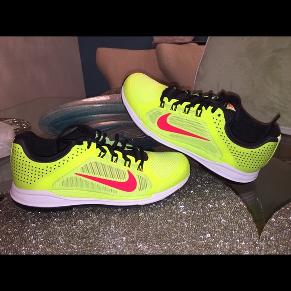 Nike Shoes - Womens Nike Zoom Elite+ (avail 7.5,9,10,11)