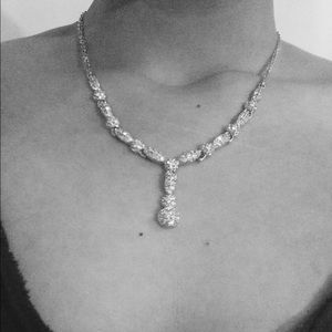 ❗️❗️✨Swarovski sterling silver dip necklace!