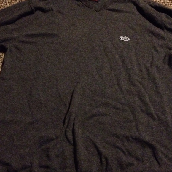 Vans slight v neck sweater 😊