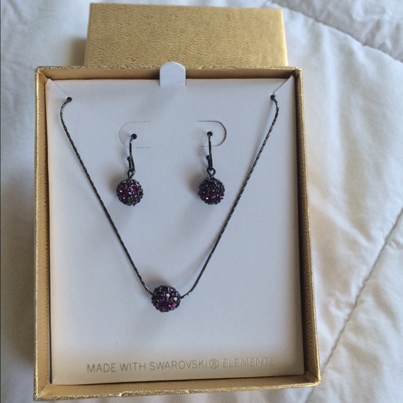Swarovski crystal earring/necklace set - Picture 2 of 2