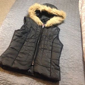 Black puffer Vest