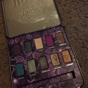 Urban decay eye shadow palette
